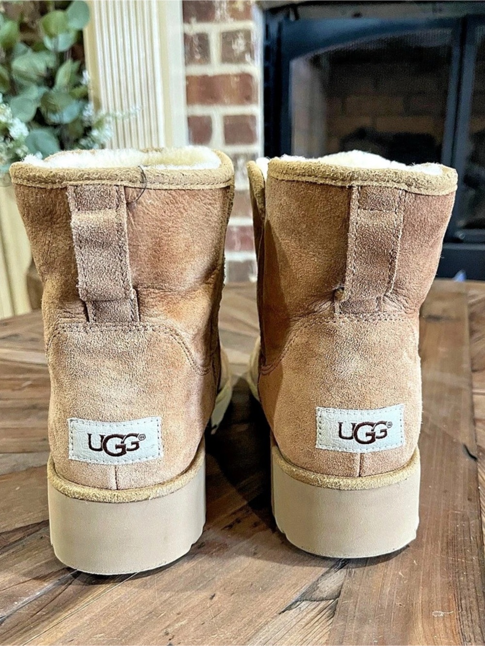 UGG Classic Short II Suede Short Boots in Brown US 8.5